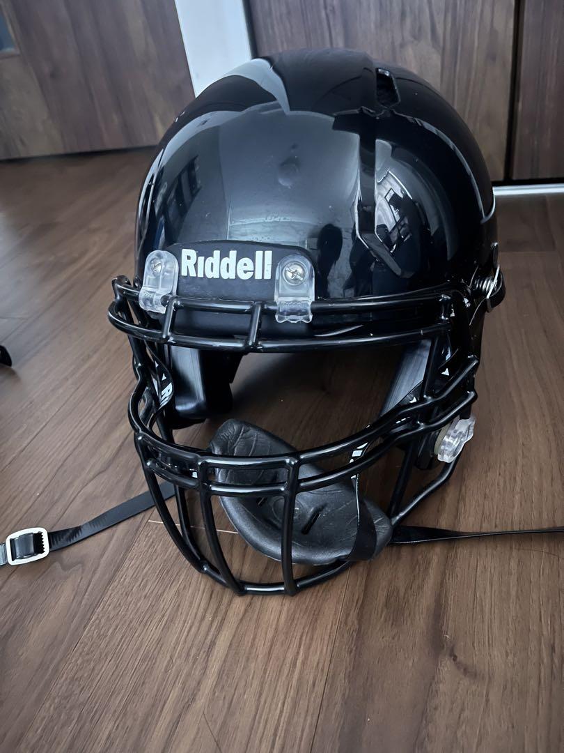 アメフト ヘルメットRiddell