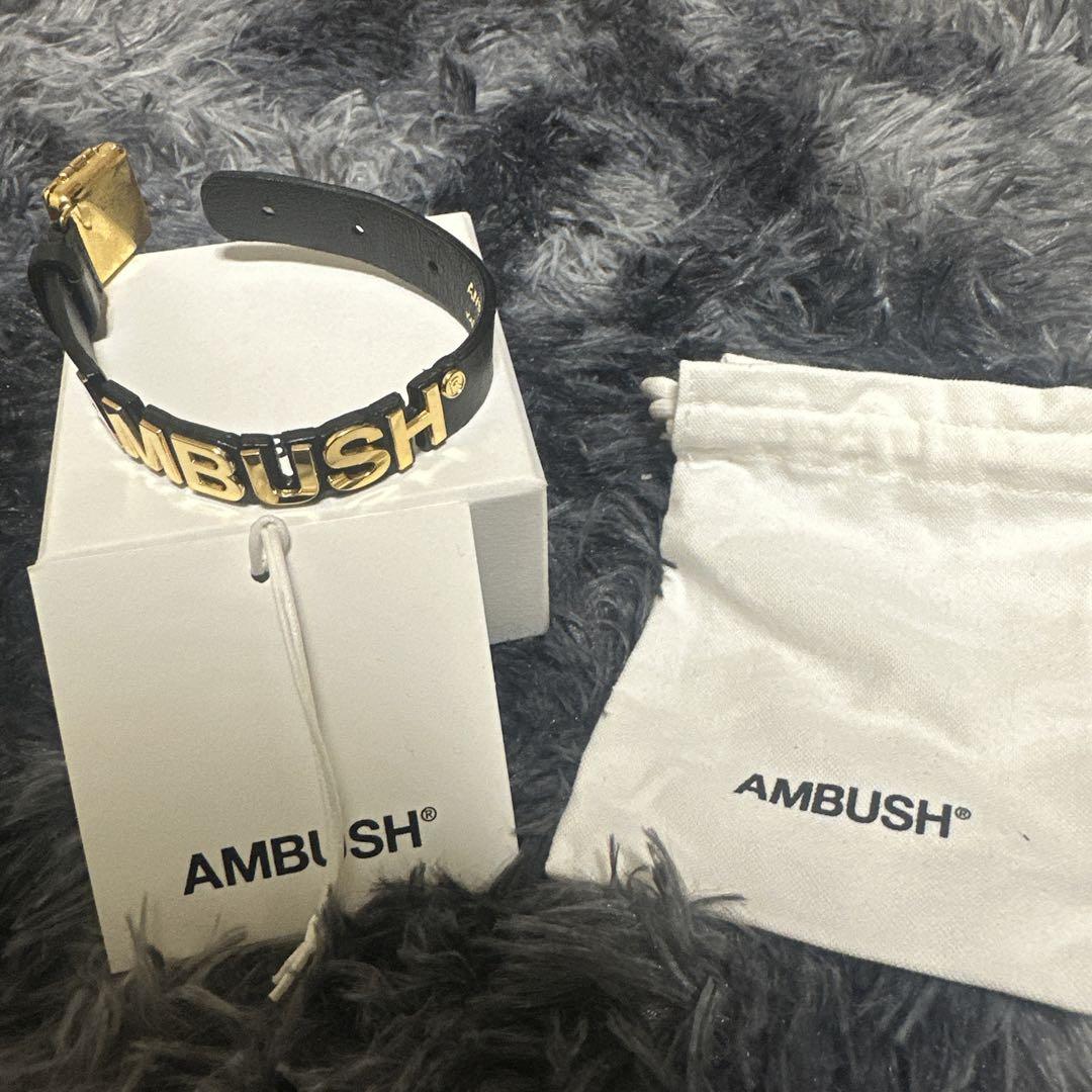 AMBUSH 大活躍 ネームプレートバングル