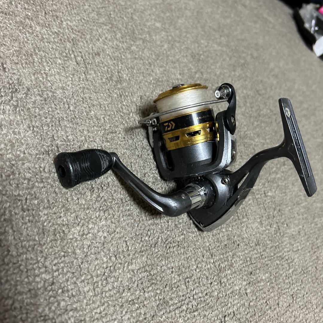 ダイワ（Ｄａｉｗａ） リール １６ジョイナス ２０００ スピニングリール 冴え渡っ スピニングリール