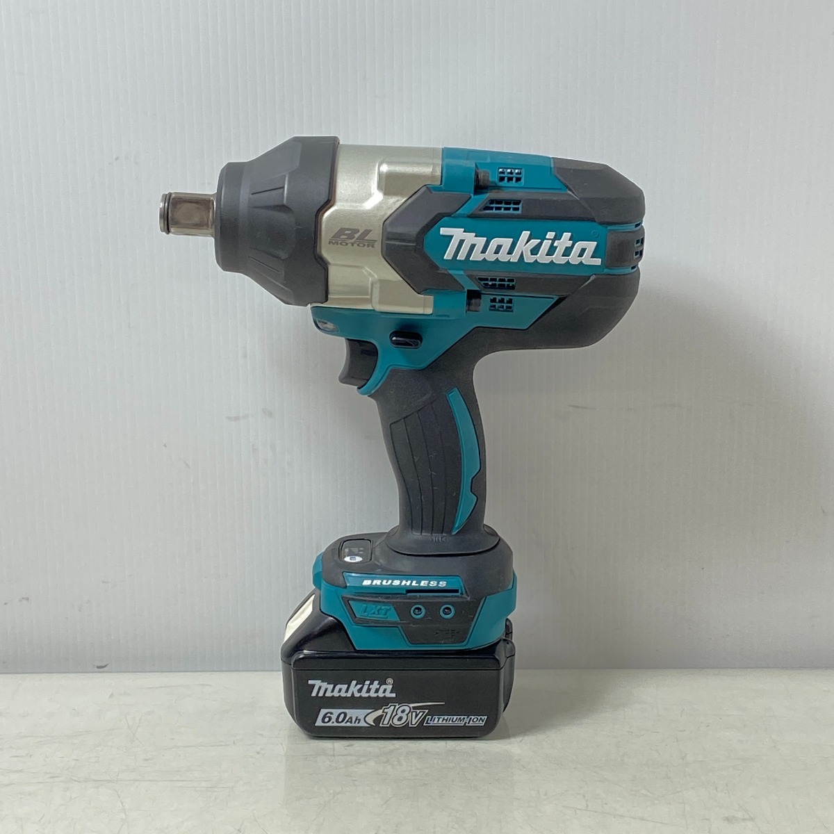 ΦΦ【中古】MAKITA マキタ サンプル 充電式インパクトレンチ 18V TW1001D ブルー Bランク