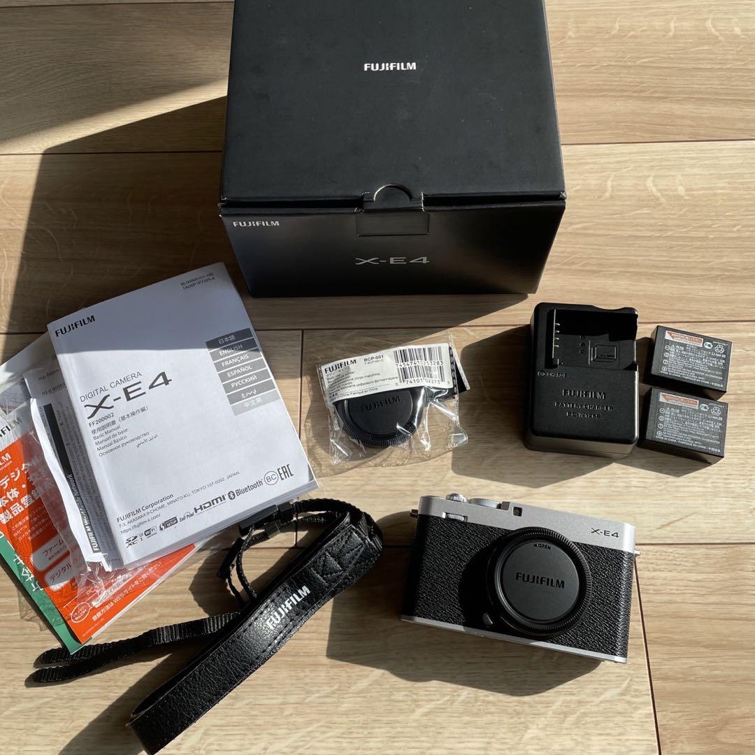 FUJI FILM X-E4 美品 ボディ+おまけ付き