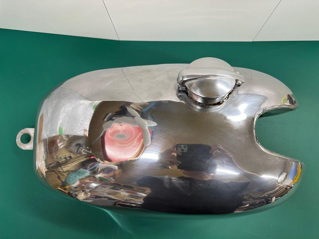 アルミタンク BSA YAMAHA SR400 おいしく 500 ペイトンプレイス？