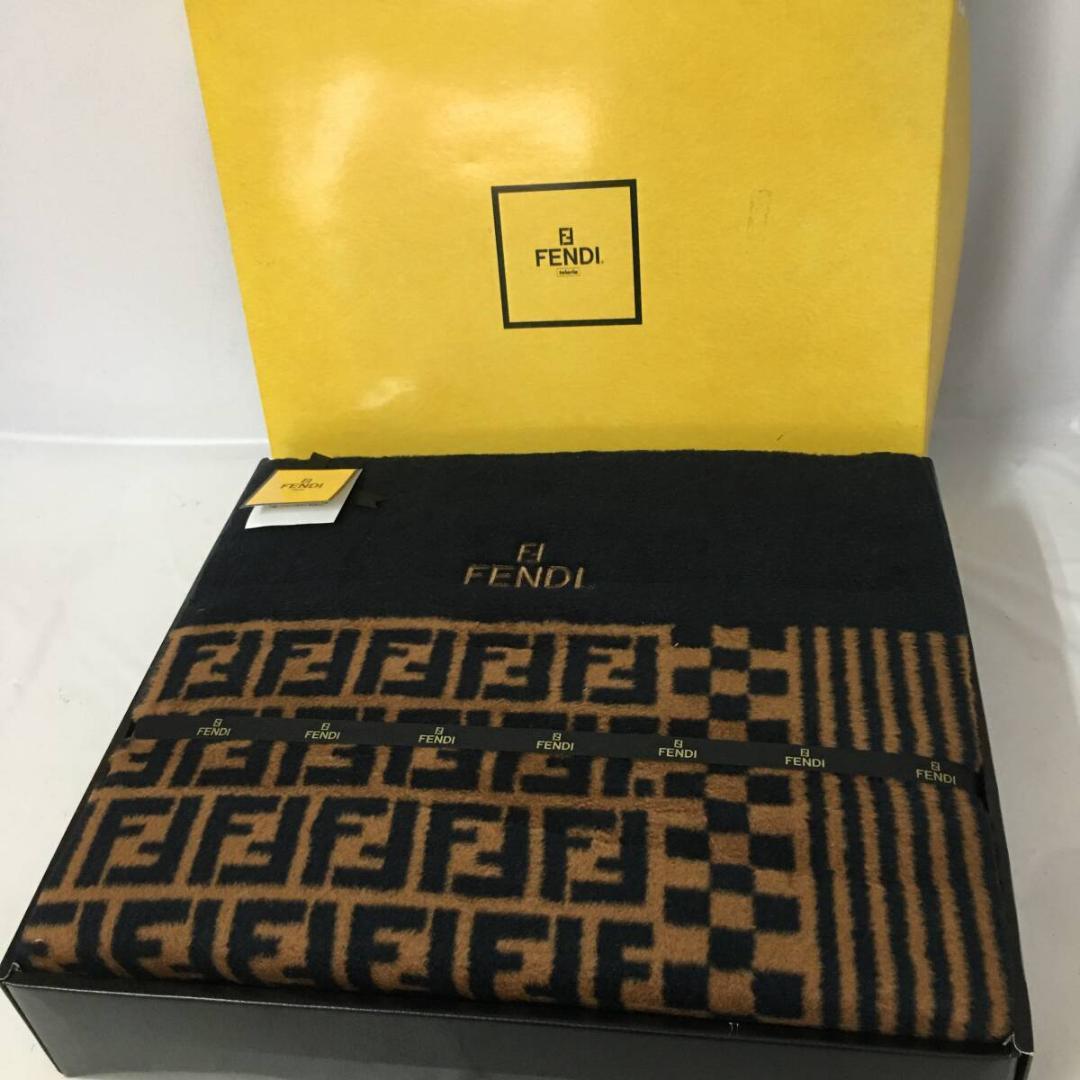 未使用品】レア 格好よく FENDI フェンディ 綿毛布 サイズ 140cm×210cm