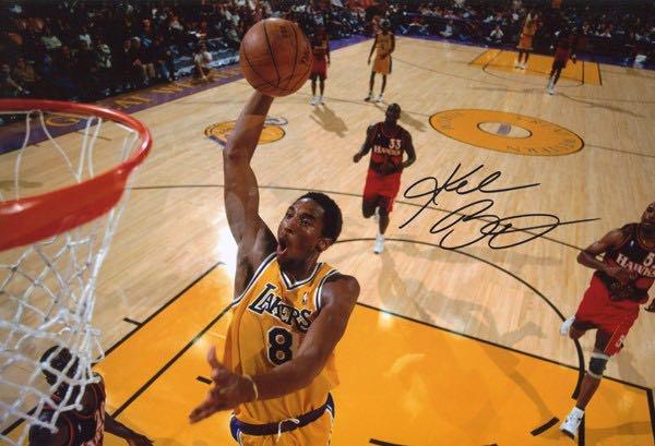 ○コービー・ブライアント 直筆サイン写真 NBA バスケットボール