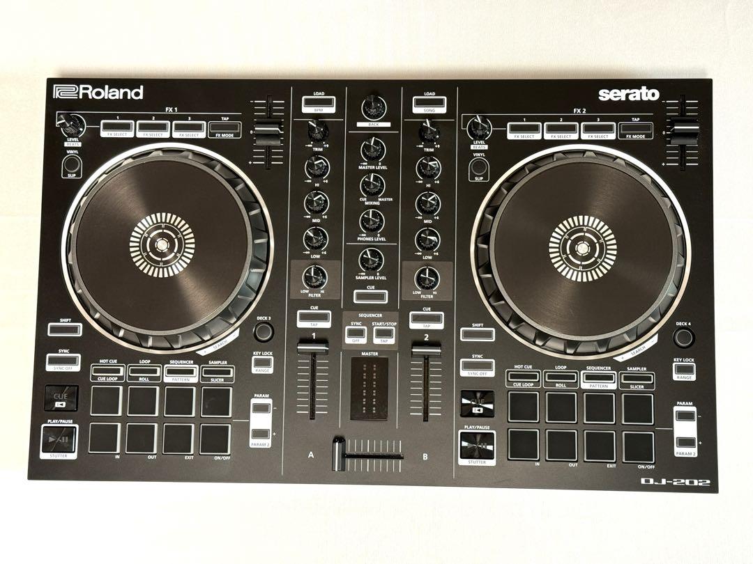 Roland DJ-202 DJ Controller & FRGSDJ202BL Hard Case Bundle