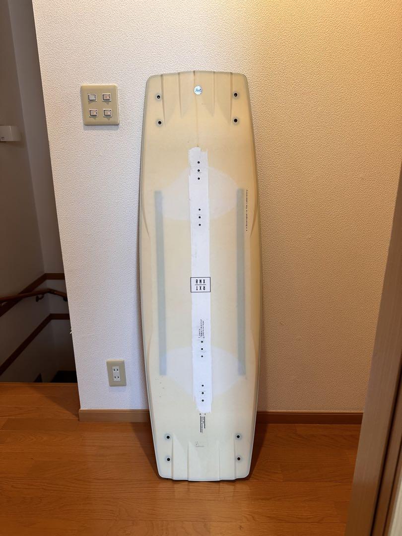 最終値下げ RONIX ウェイクボード 苦 RXT 136cm