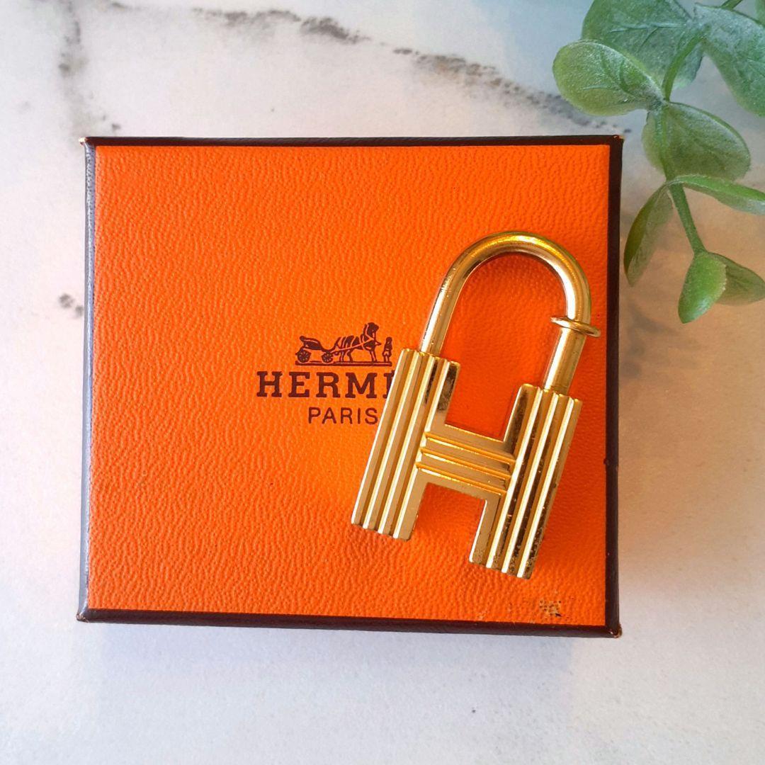 最新人気 美品❣ カデナ Ｈモチーフ 2000年限定 アクセサリー