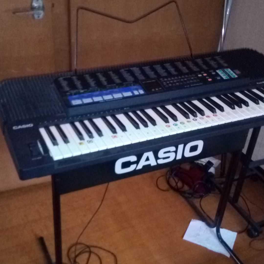 電子ピアノ シンセサイザー CASIO CT−670　送料込み