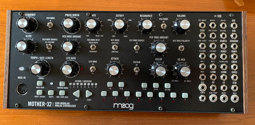 Moog Mother-32 アナログシンセサイザー