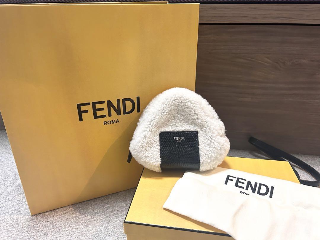 FENDI オンライン完売 ホワイトシープスキンチャーム おにぎり FENDI オンライン完売 ホワイトシープスキンチャーム おにぎり