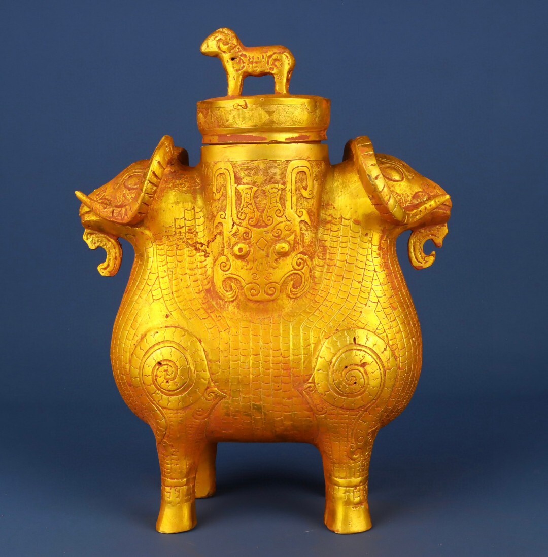 蔵友旧蔵出 西周 青銅作 塗金 雙羊尊 置物 賞物 貴重物品 収蔵品 中国古美術 館蔵品 売買されたオークション情報 落札价格 【au  payマーケット】の商品情報をアーカイブ公開