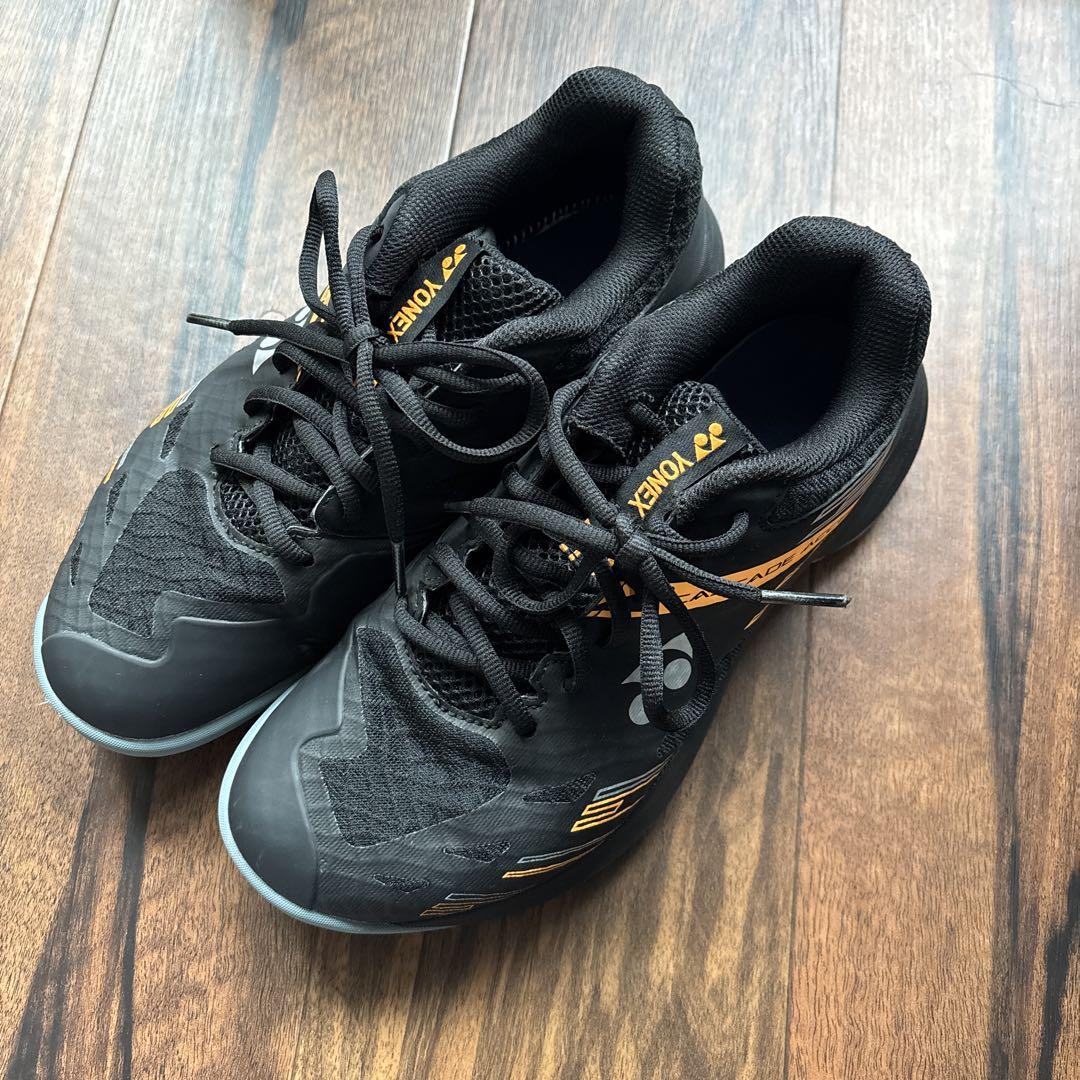 ヨネックス25年！バドミントンシューズパワークッションカスケードアクセルスリム YONEXバドミントンシューズ パワークッションカスケードアクセル