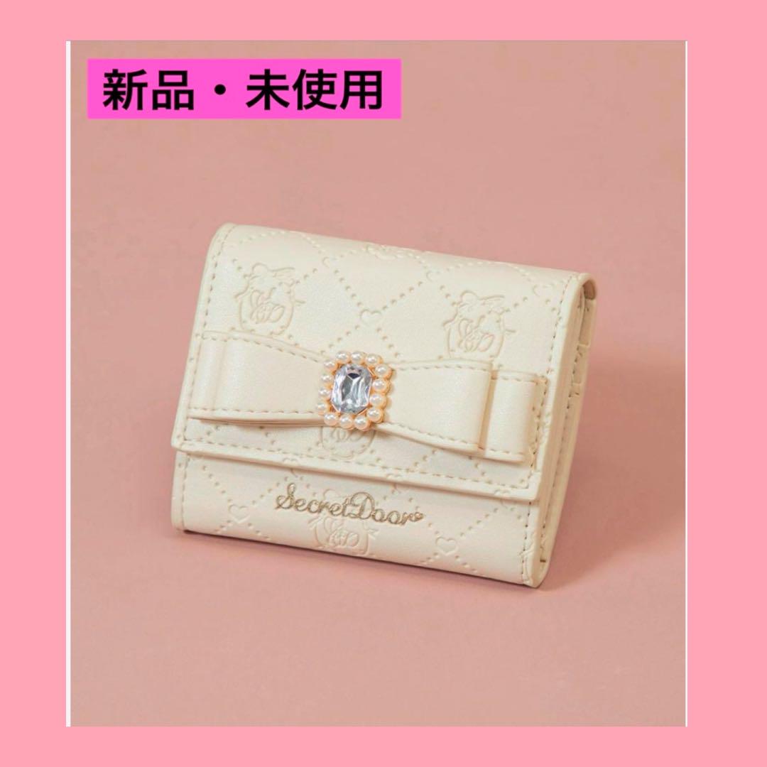 ✨未使用に近い✨　PRADA ミニ財布　サフィアーノ　三角プレート　二つ折り ✨未使用に近い✨ PRADA ミニ財布 三角プレート サフィアーノ