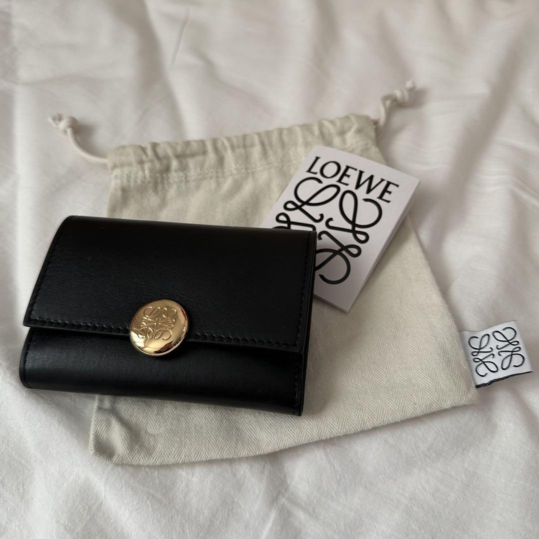 LOEWE ペブル バーティカル ウォレット スモール 三つ折り財布 LOEWE ペブル バーティカル ウォレット スモール 三つ折り財布