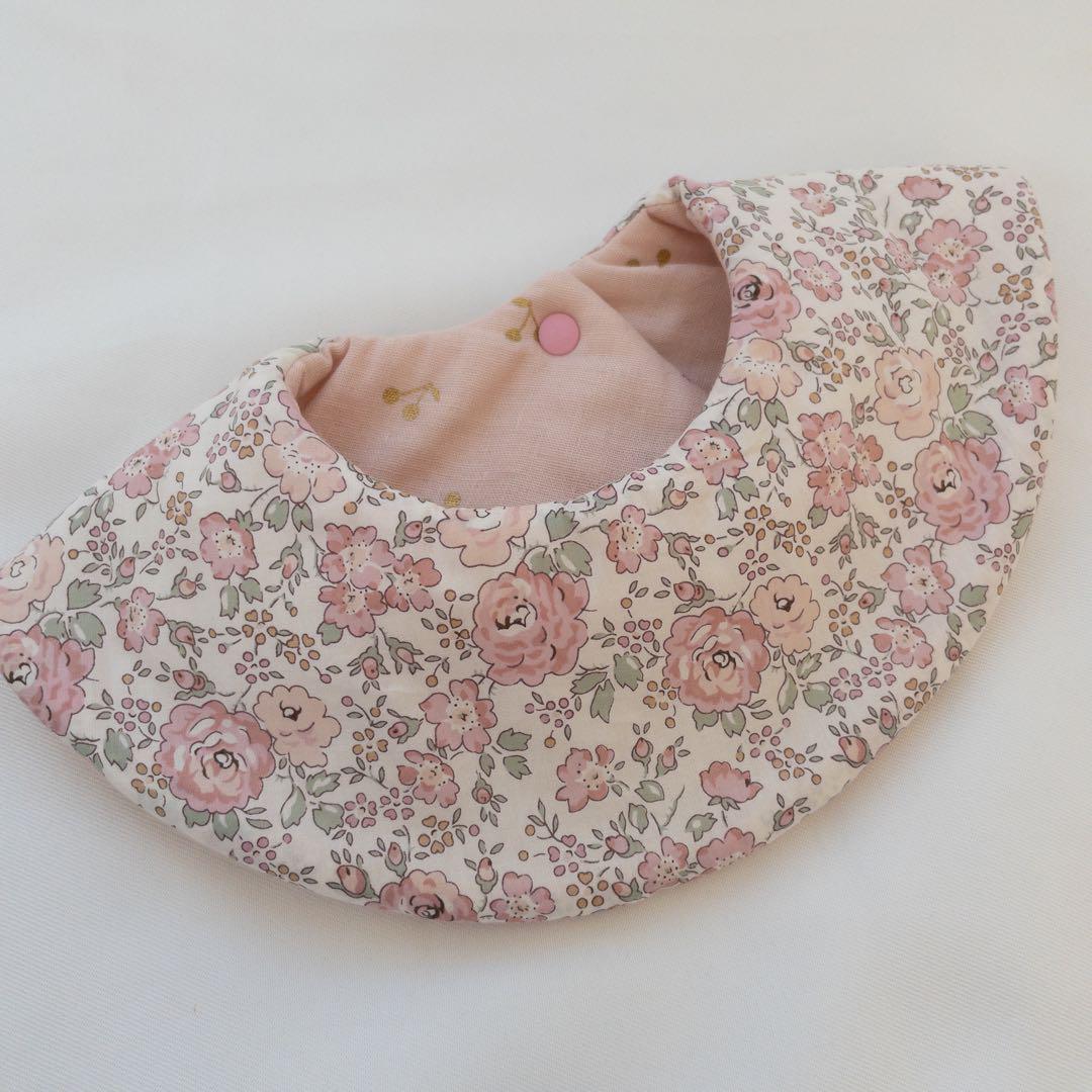 ハンドメイド リバティ フェリシテ スタイ リバティのスタイ＊フェリシテ スタイ・よだれかけ She* 通販