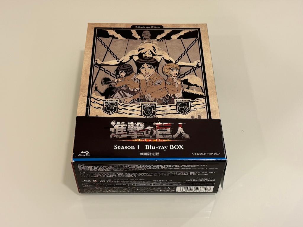 進撃の巨人 SEASON1 初回限定版 Blu-ray 全巻収納BOX付き 進撃の巨人 SEASON1 初回限定版 Blu-ray 全巻収納BOX付き