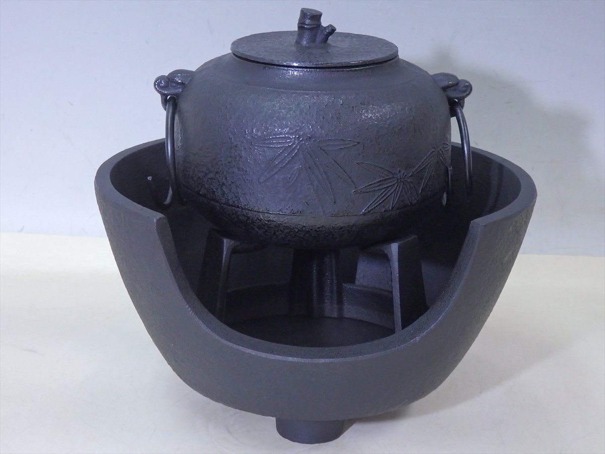 美品　南部鉄器　茶道具　風炉釜　茶釜 五徳 風炉 3点セット　未使用品 茶道具 風炉＆釜＆五徳セット 3点セット 面取風炉＆阿弥陀堂釜