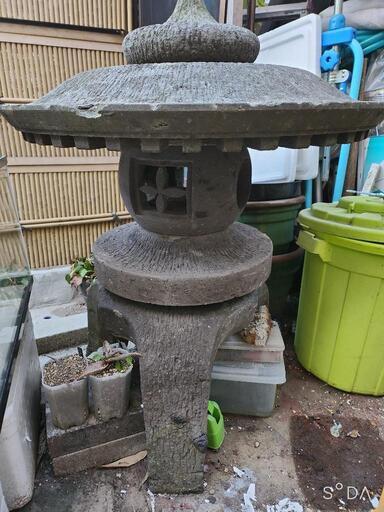 石灯籠 多く 石灯籠 多く