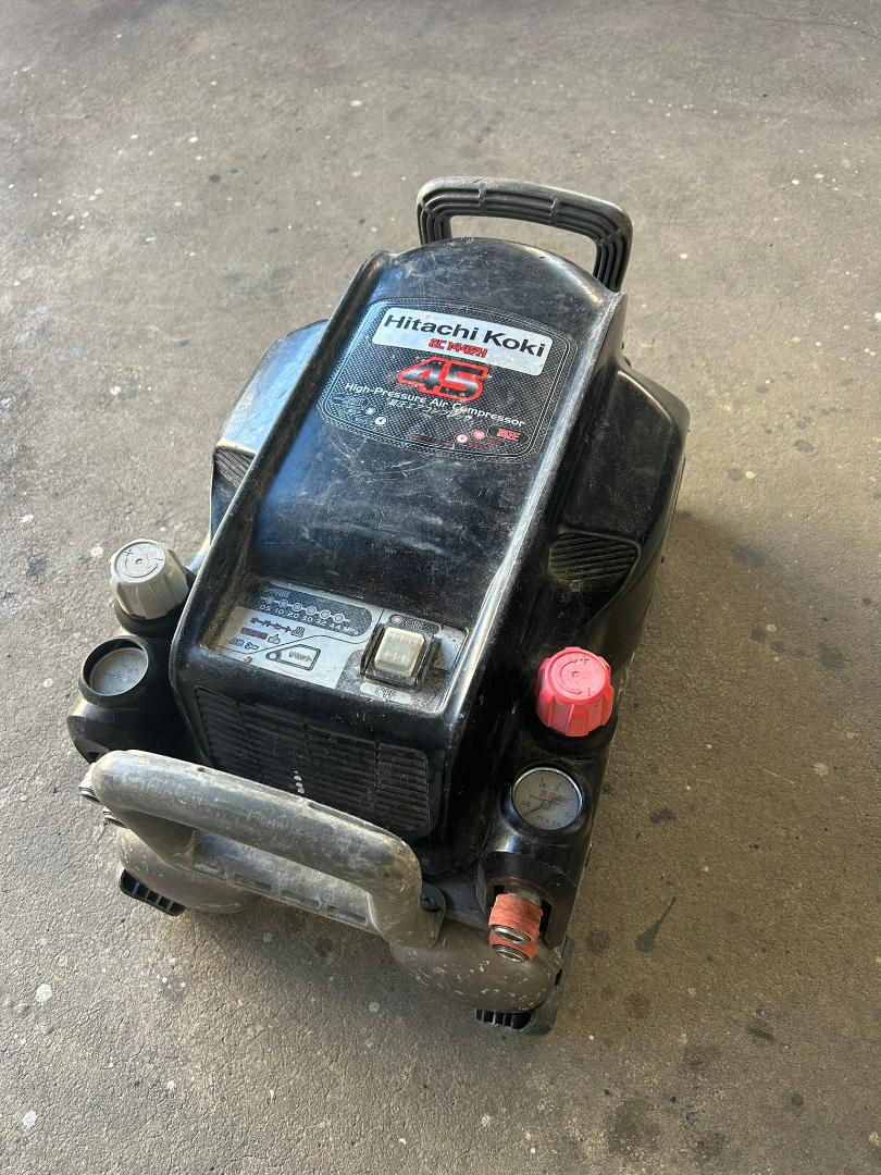 日立工機 高圧エアコンプレッサ EC1445H（ジャンク品）