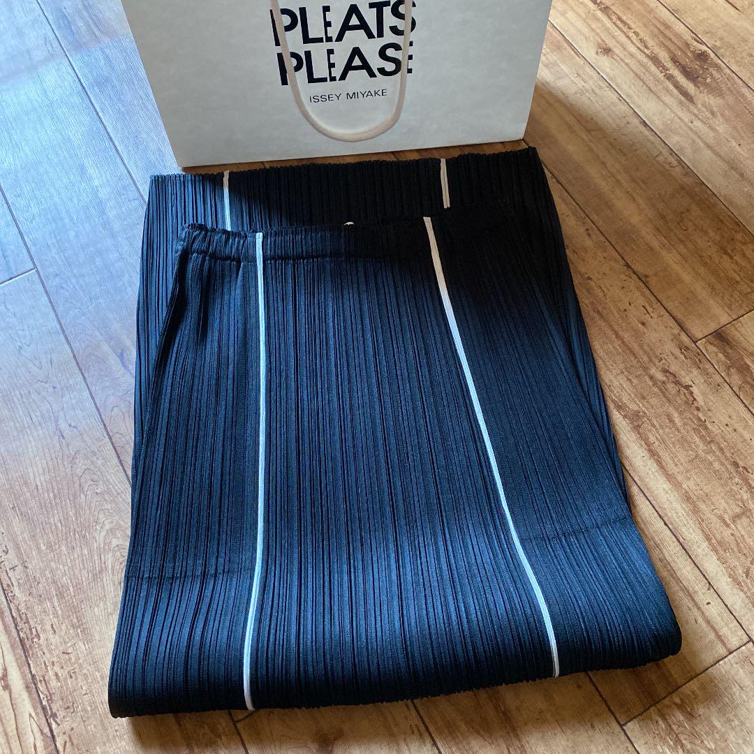 PLEATS PLEASE ISSEY MIYAKE SWAY