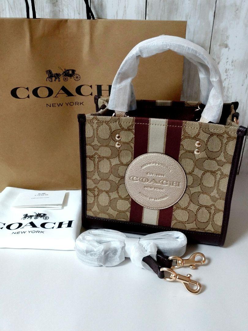 新品未使用☆COACH デンプシー トート22 シグネチャージャカード 2way