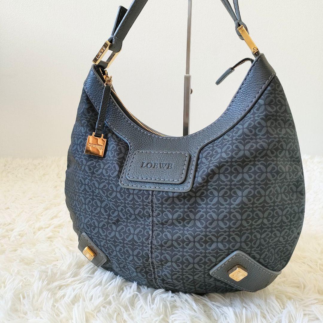 極美品 A4可 LOEWE ホーボー ワンショルダー アナグラム リピート 金具 売買されたオークション情報 落札价格 【au  payマーケット】の商品情報をアーカイブ公開