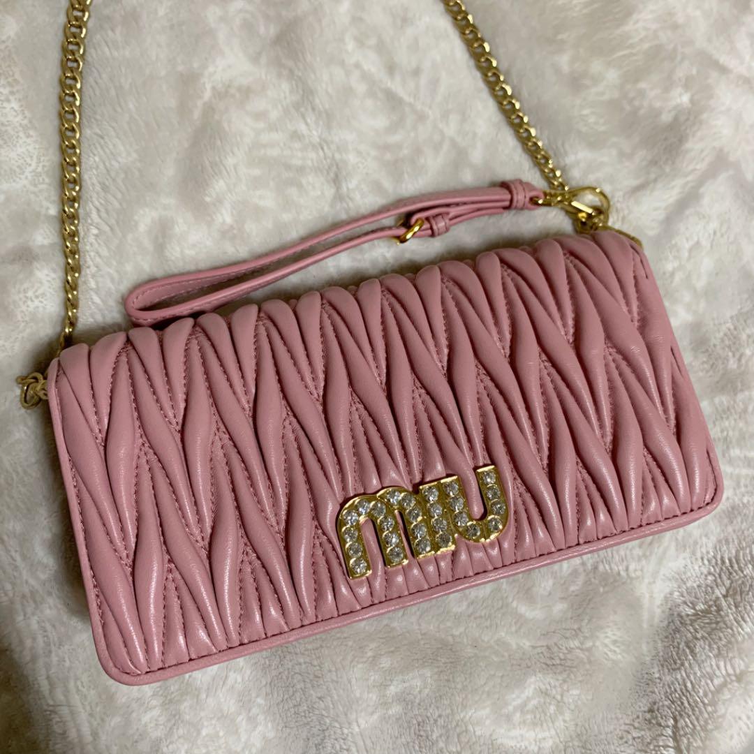 miumiu マトラッセ ショルダーバッグ 売買されたオークション情報 落札价格 【au payマーケット】の商品情報をアーカイブ公開