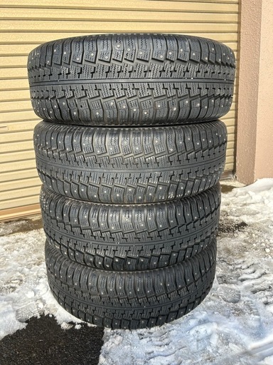 スパイクタイヤ ピレリー 225/60R16 煩く ハイエース アルファード などに