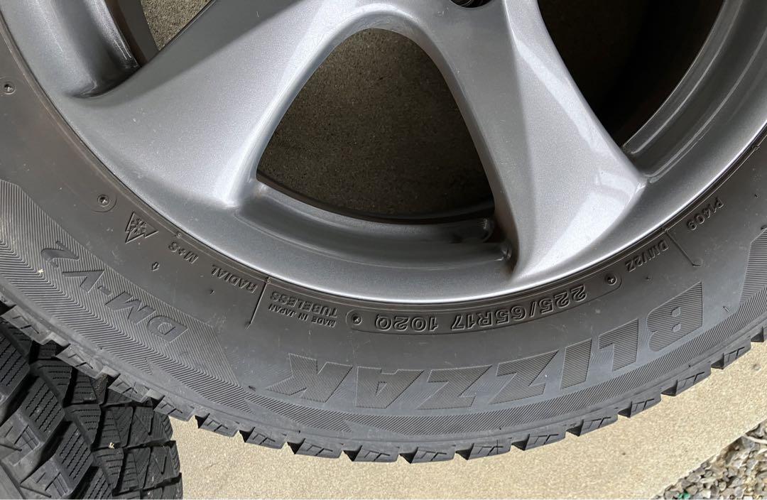 RAV4 ブリザックDM-V2 225/65R17 スタッドレスタイヤ