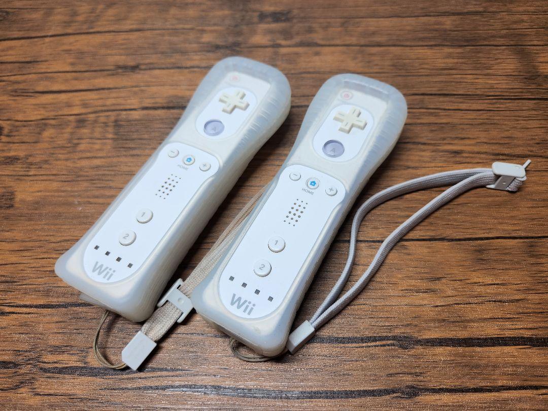 箱付き】Wii リモコンプラス 2本セット シロ＆クロ ホワイト