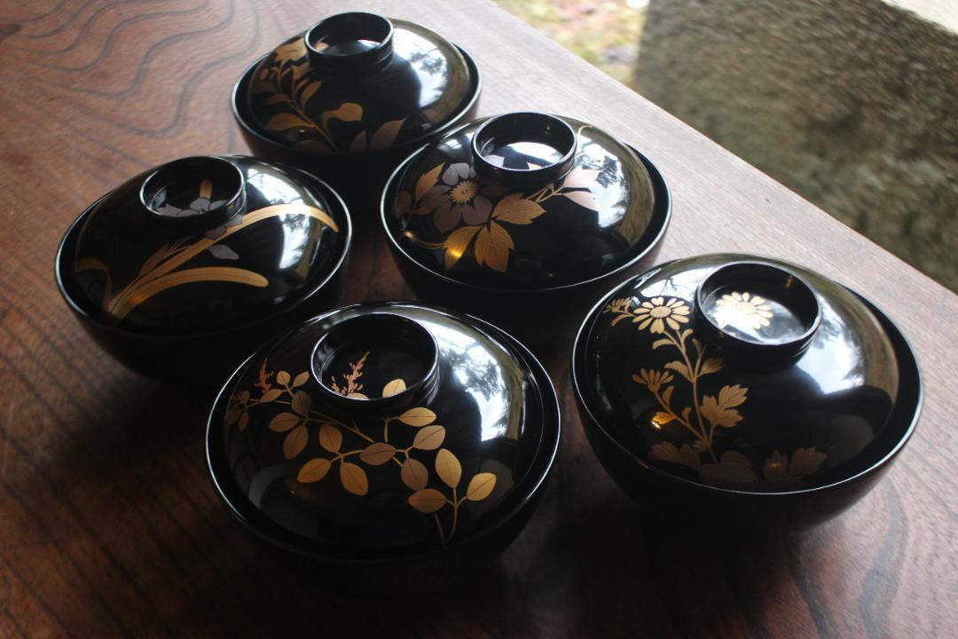 デッドストック！上質黒漆に極上菊詰沈金蒔絵のお椀2点（検輪島塗蒔絵椀雑煮椀 デッドストック！上質黒漆に極上菊詰沈金蒔絵のお椀2点（検