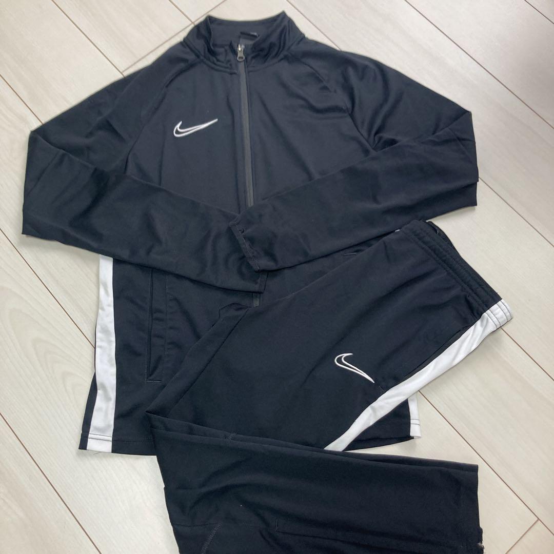 ナイキ NIKE サッカー フットサル 上下 セットアップ ジャージ スポーツ 売買されたオークション情報 落札价格 【au  payマーケット】の商品情報をアーカイブ公開