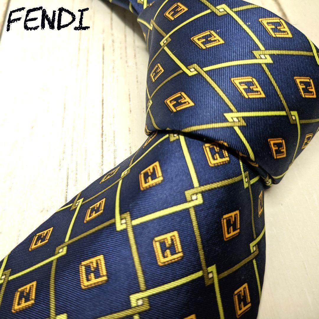 ネクタイ FENDI フェンディ 最高級ブランド 高級シルク ズッカ柄 ネイビー 売買されたオークション情報 落札价格 【au  payマーケット】の商品情報をアーカイブ公開