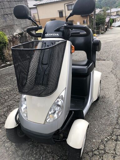 ☆彡 ホンダ製・HONDA・電動車いす・ML200・車椅子・セニアカー。シニアカー。介護用品。すぐに乗れ