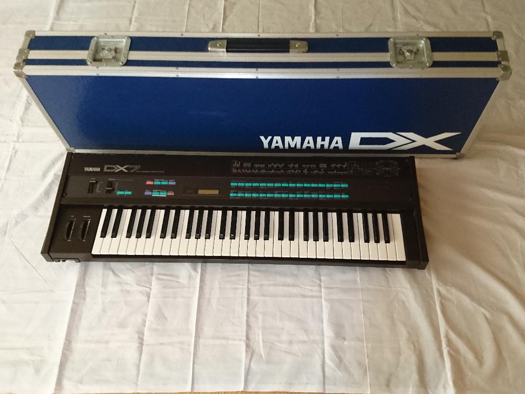 ジャンク品、オマケ付き】YAMAHA FM音源のシンセサイザー DX7