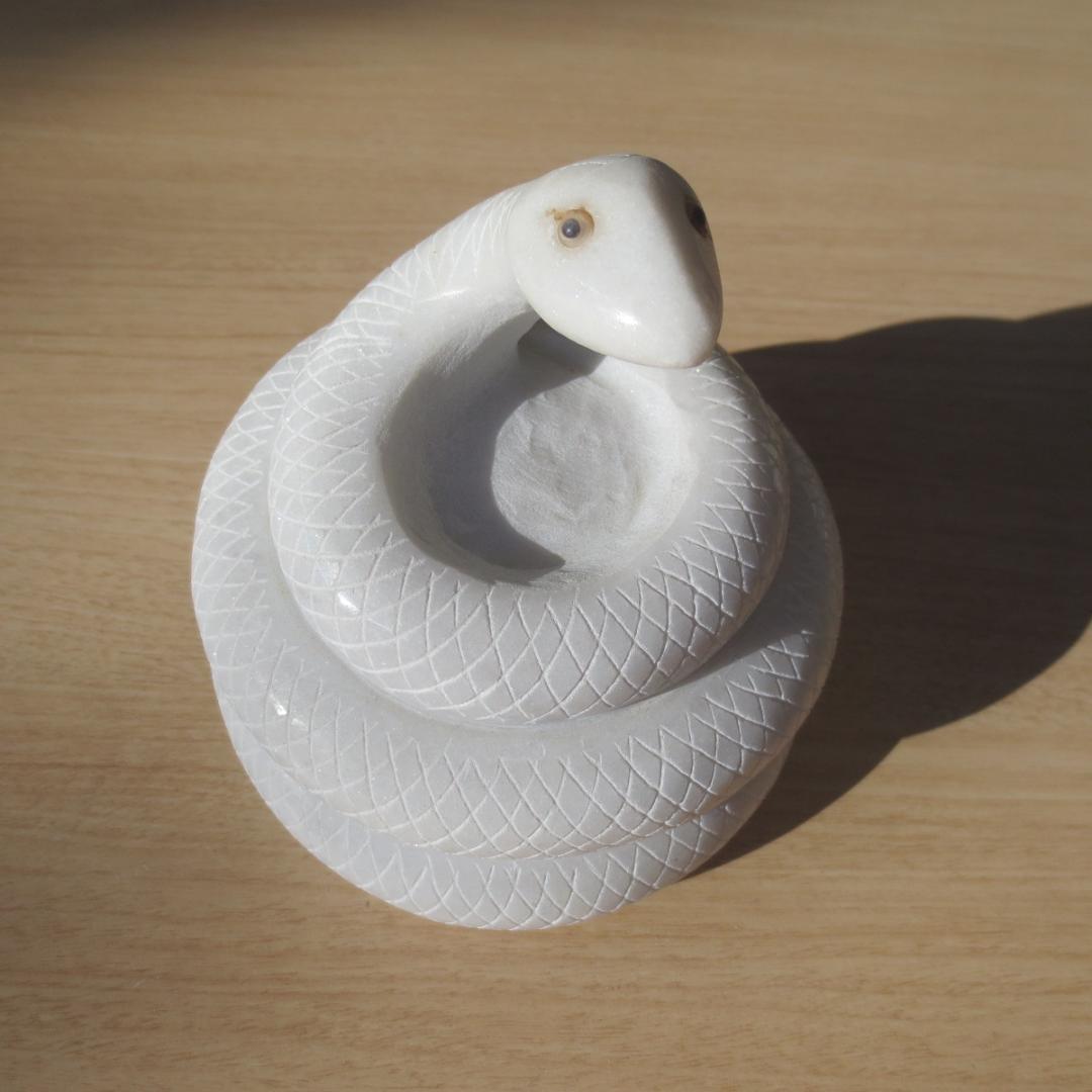 白蛇 白へび ヘビ White snake 大 天然大理石 手作り品 蛇 巳年 売買されたオークション情報 落札价格 【au  payマーケット】の商品情報をアーカイブ公開