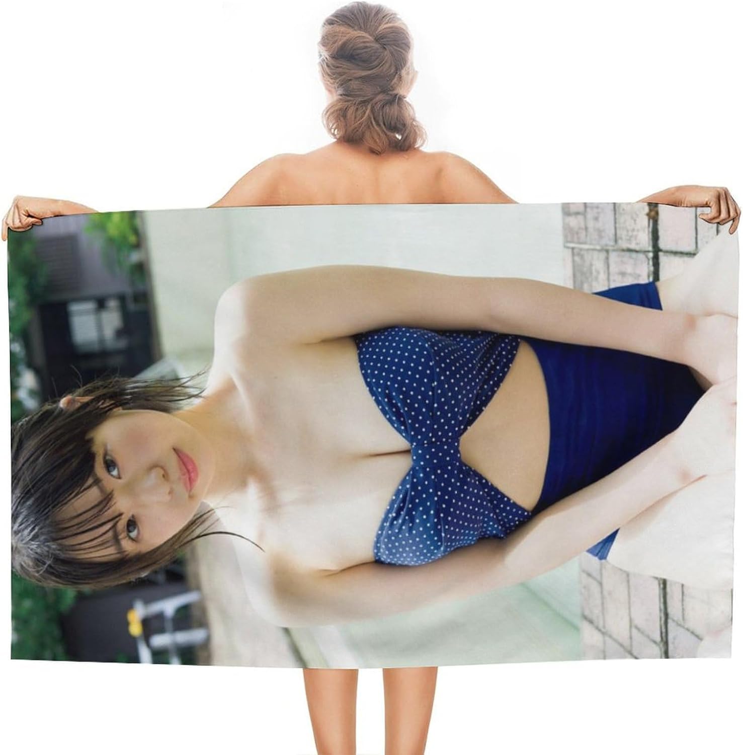 巨乳美少女　水着 