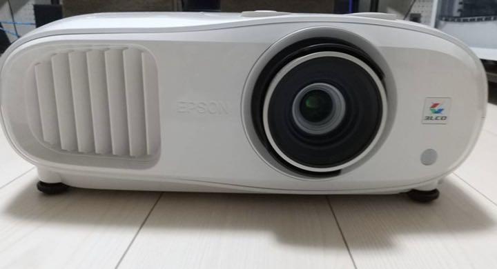 わずか506H Panasonic PT-RZ570J プロジェクター うかっ レーザー