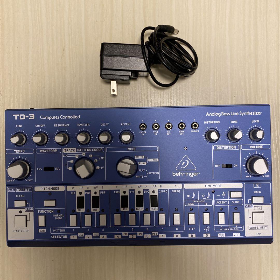 behringer TD-3 アナログベースラインシンセサイザー TD-3-BU